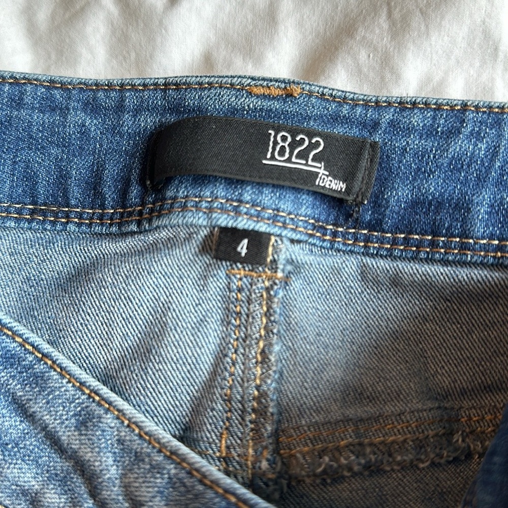 Women’s capri jeans